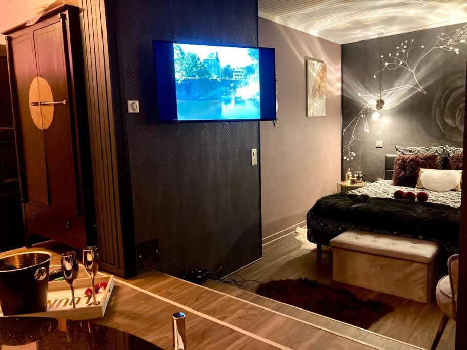 Suite Kassiopee, Romantisme, Balneo, Sauna 奎恩佩勒 外观 照片